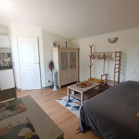 Διαμέρισμα Independant Au Calme Avec Parking Privatif